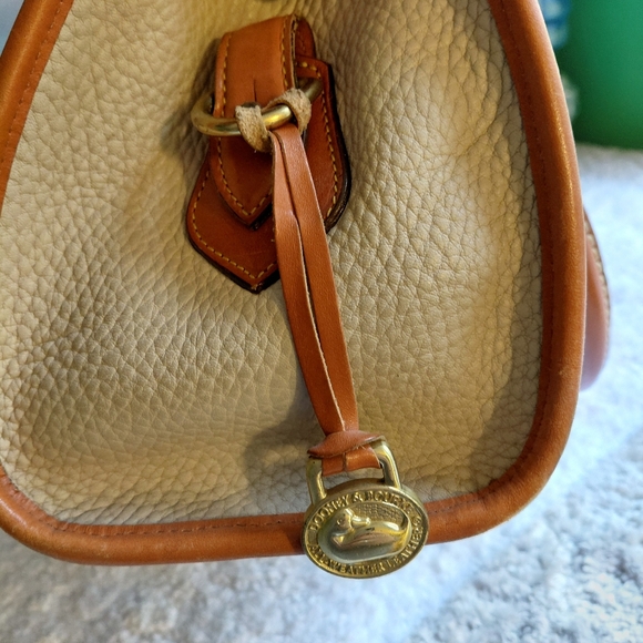 Dooney & Bourke Leather Satchel Handbag Purse Bag Cream Pearl Tan  Vintage - Picture 5 of 11